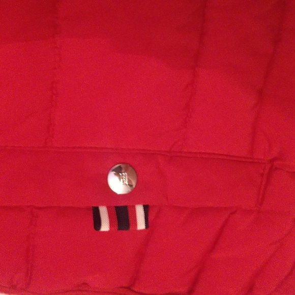 Tommy Hilfiger Puffer vest size XL - Picture 3 of 11